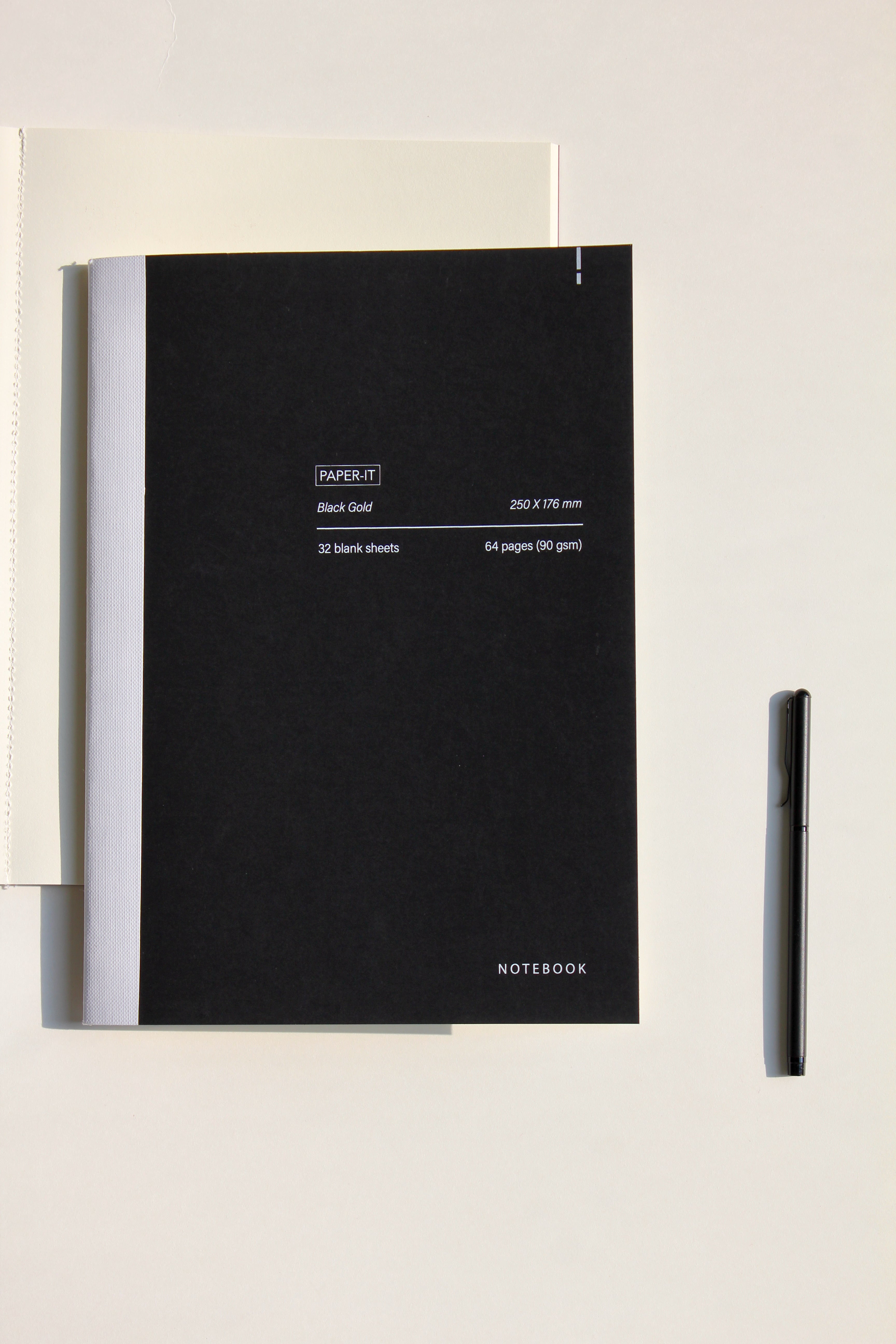 Black notebook | Blank pages