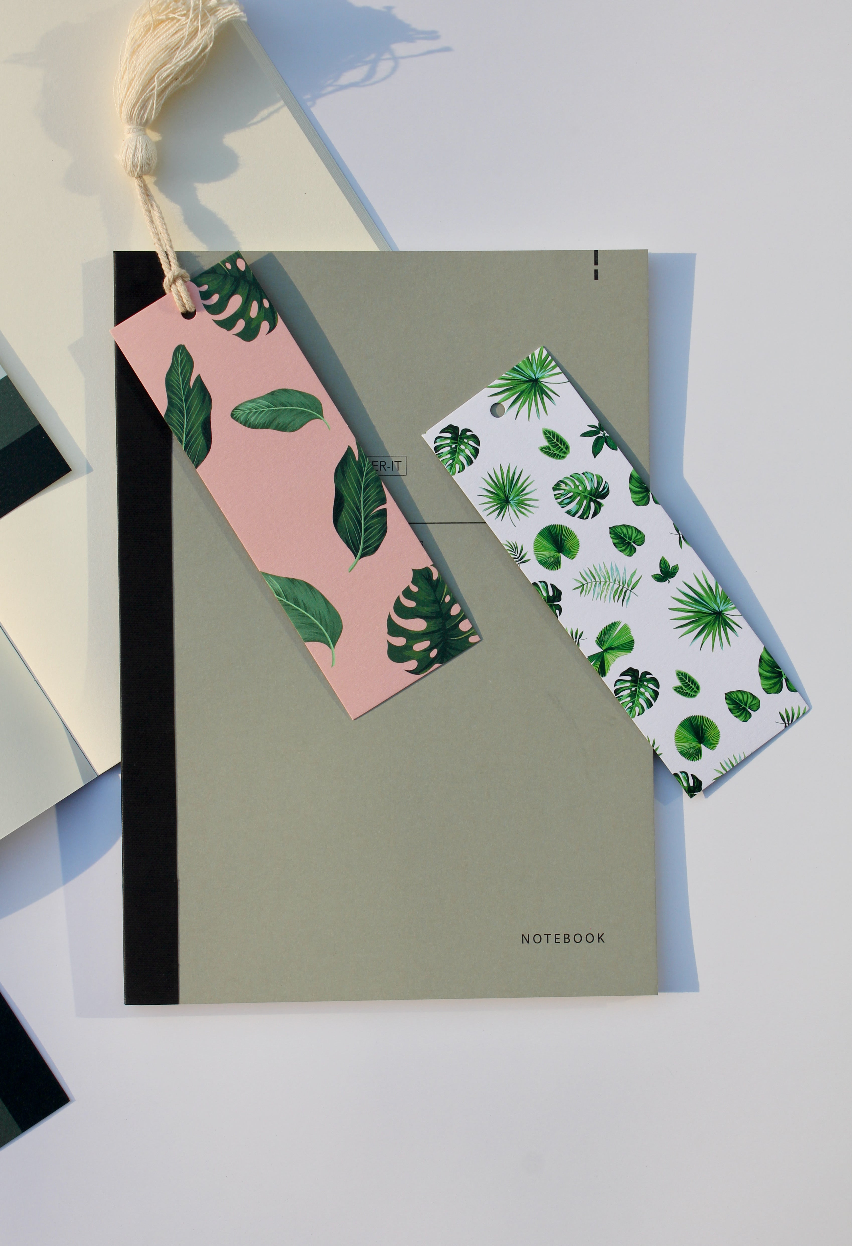 Escape bookmarks <br/> (set of 6)
