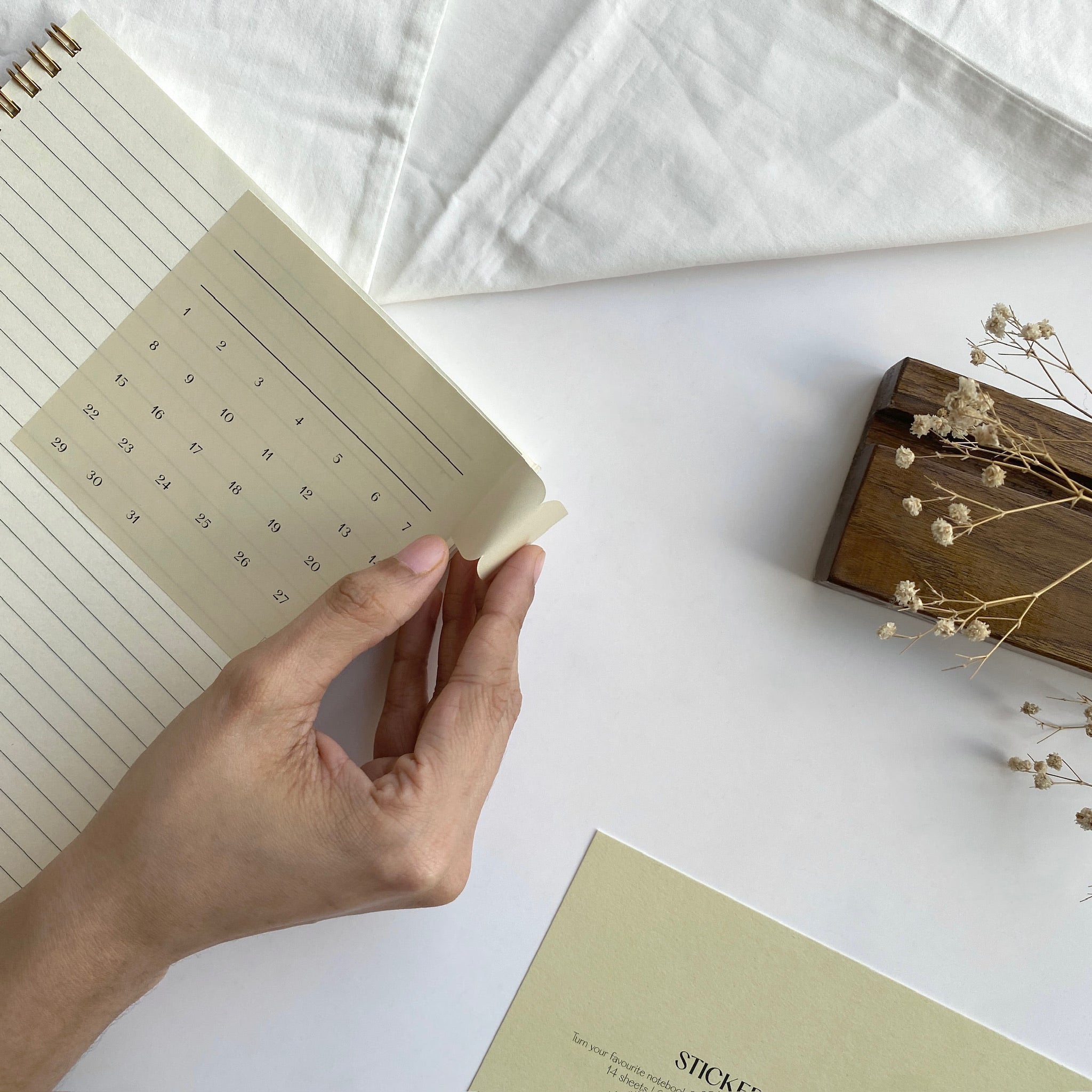 Almond undated sticker calendar