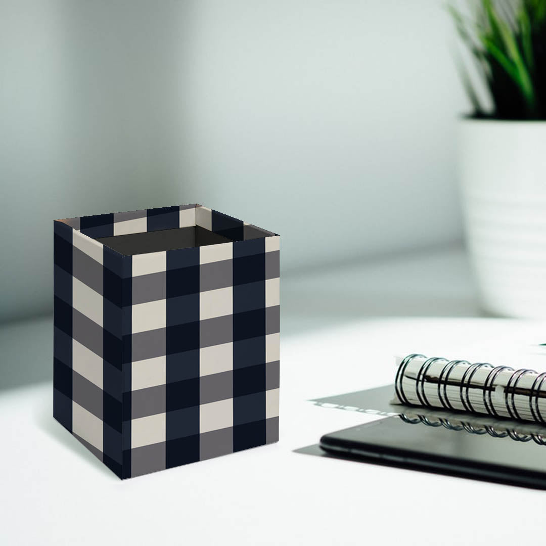 Checkered Pen Holder