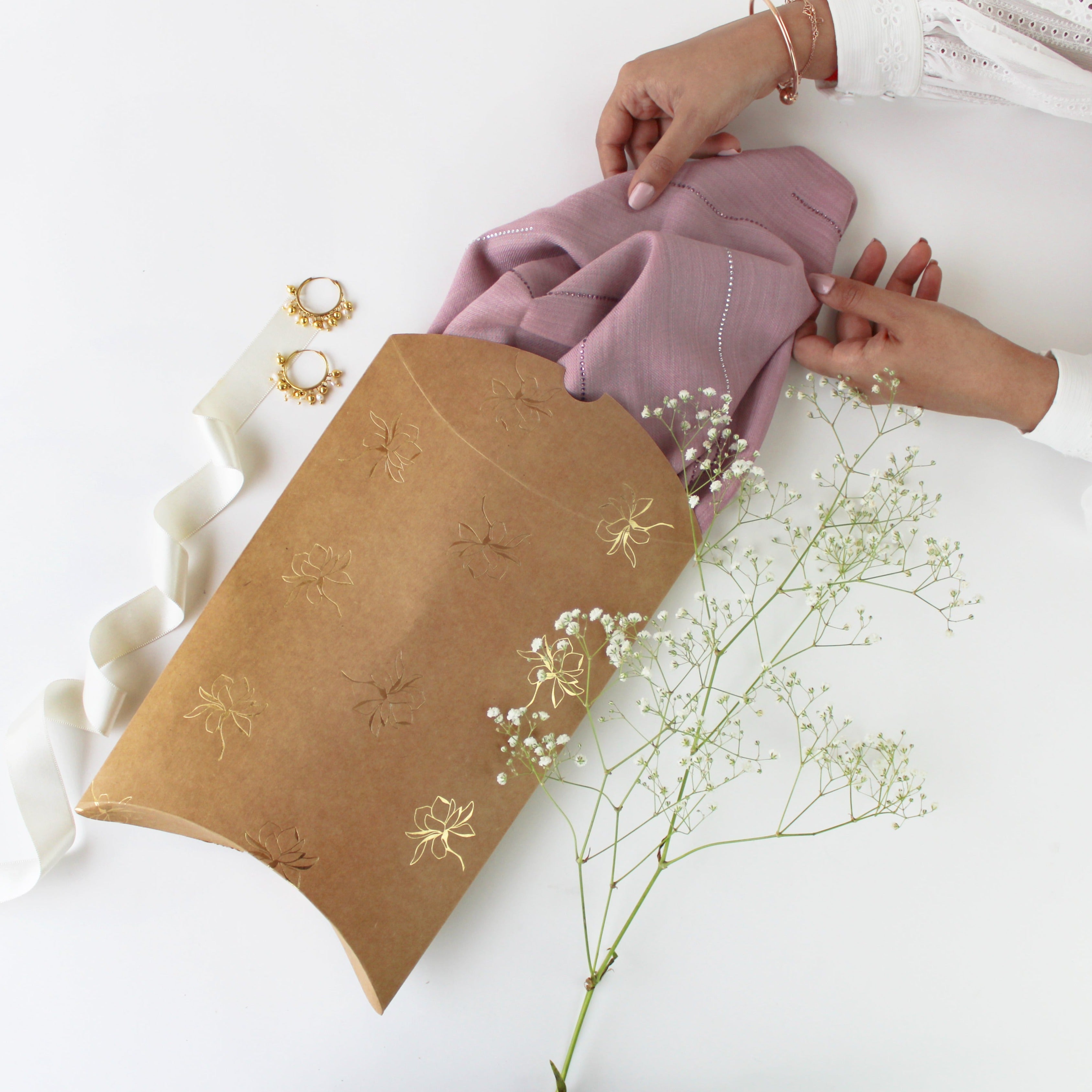 Assorted Kraft Pillow boxes foiled (medium) (set of 5)