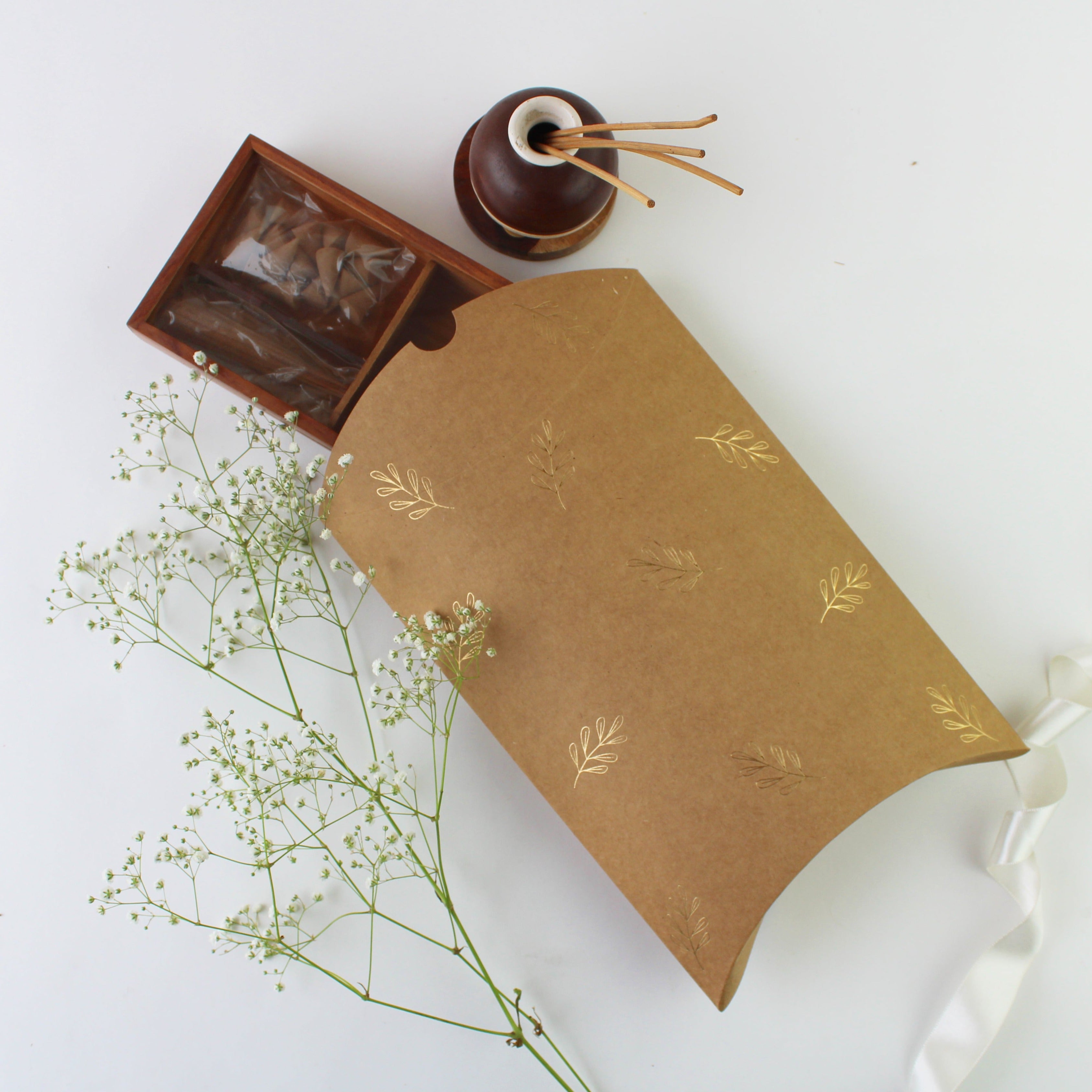 Assorted Kraft Pillow boxes foiled (Medium)