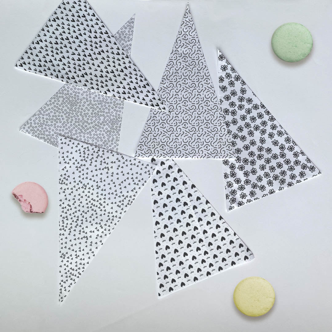 White cone treat bags <br/> (Set of 12)